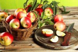 Яблоки на нашем столе