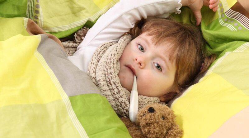 Как снизить температуру у ребенка