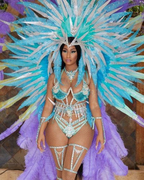 Певица Ники Минаж участвует в ежегодном карнавале в Тринидаде в потрясающем костюме