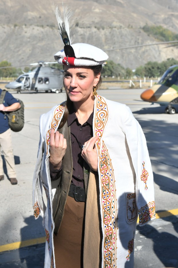 CHITRAL, PAKISTAN - OCTOBER 16: Prince William, Duke of Cambridge and Catherine, Duchess of Cambridge are welcomed as they arrive by helicopter on October 16, 2019 in Chitral, Pakistan. (Photo by Samir Hussein/WireImage) 